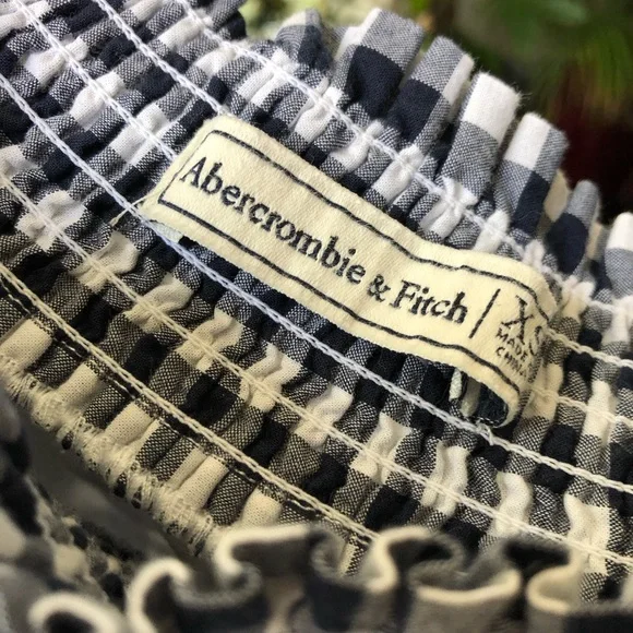 Abercrombie & Fitch Black and White Smocked Off-the-Shoulder Sundress - Picture 7 of 7